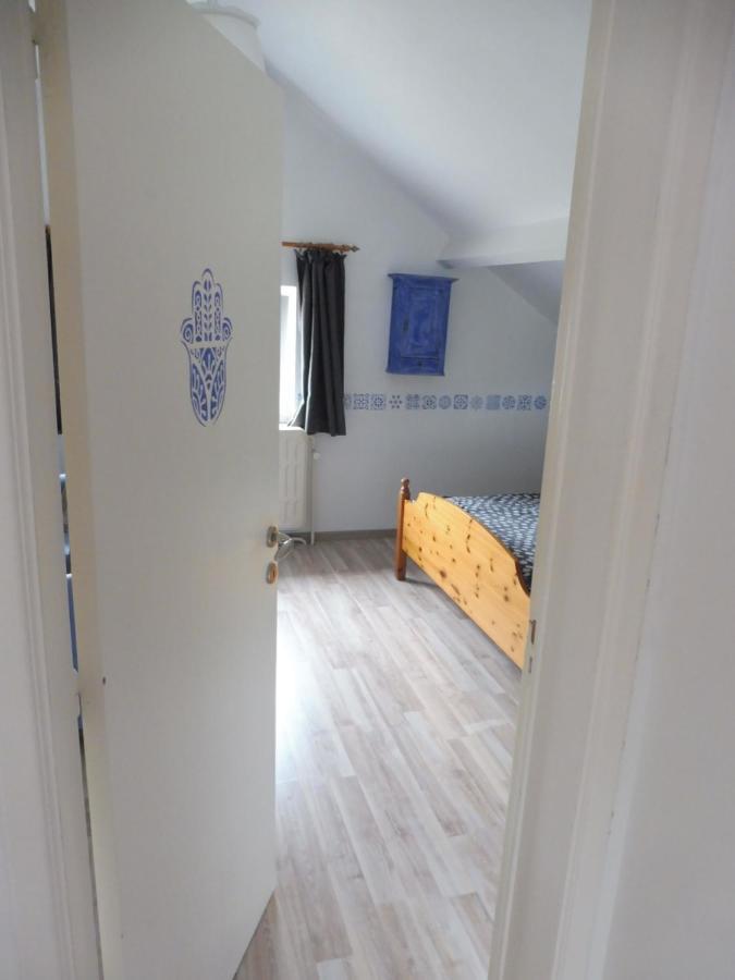 Bed and breakfast La Lustinoise Extérieur photo